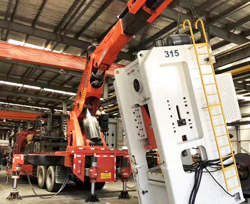 海头镇附近随车吊出租，轻松解决运输难题