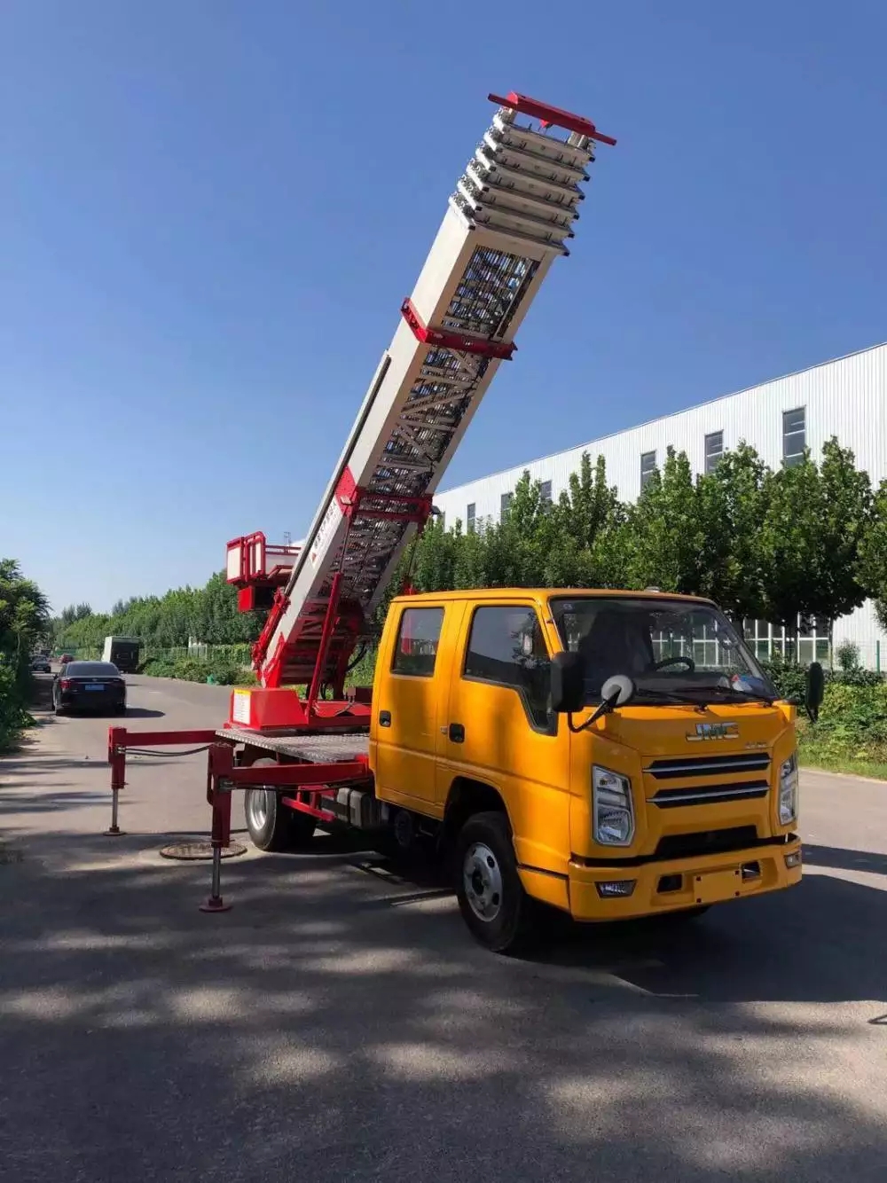 海头镇附近的云梯车出租服务：轻松解决高空作业需求