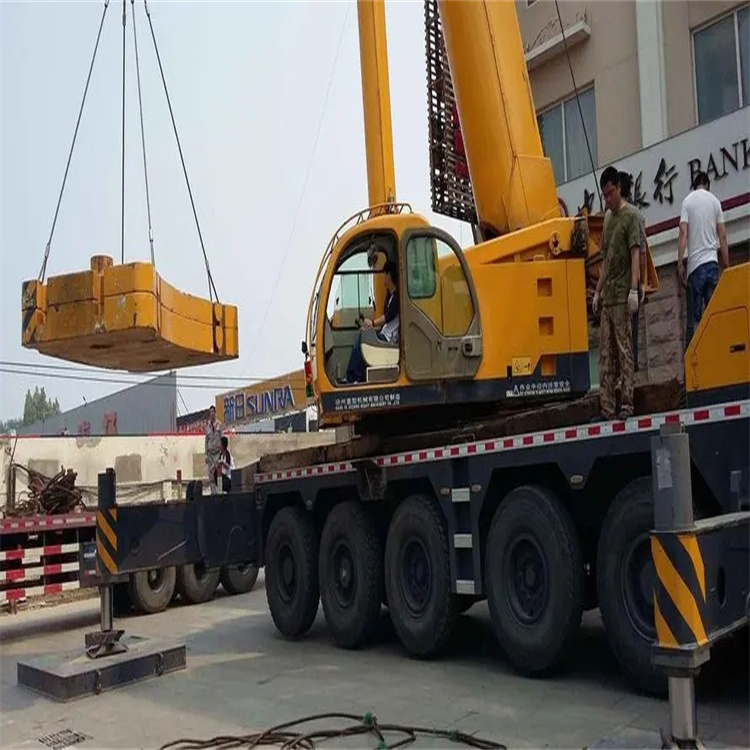 海头镇当地吊车出租|机器吊装|75吨|工厂搬迁服务