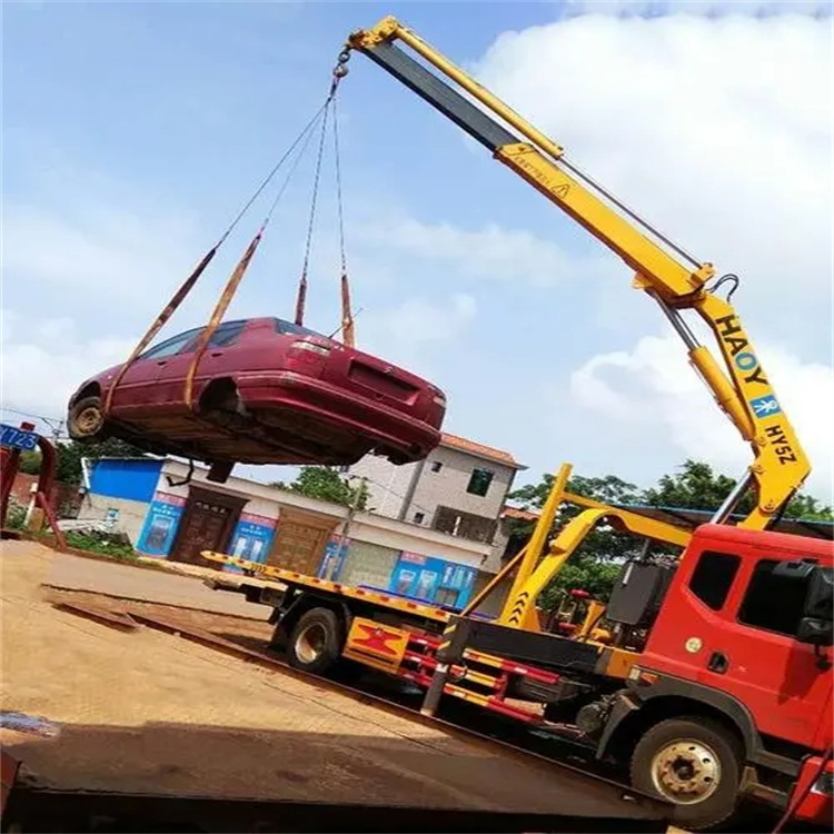 海头镇吊车吊汽车的正确方法